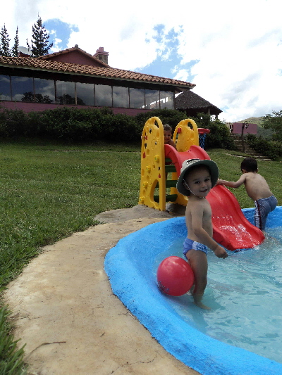 Babypool und Galerie des Restaurants